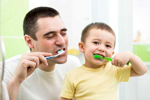 Çocuğunuzu Dişlerini Fırçalamaya Nasıl Teşvik Edebilirsiniz?